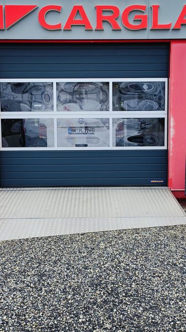 So gestaltet sich die Reinigung des Rolltors.